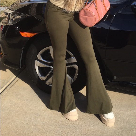 FENTY X PUMA Platform Sneakers - Picture 2 of 7